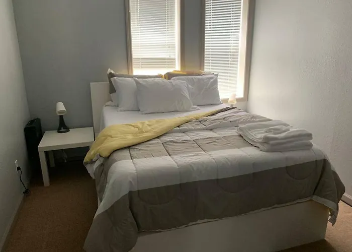 Nice House For Groups Close To Downtown And All Universities 3628 Gasthof