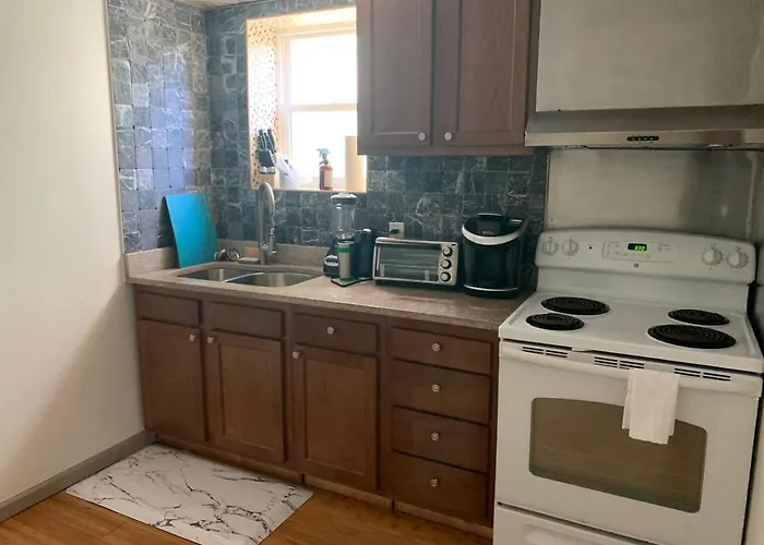 Nice House For Groups Close To Downtown And All Universities 3628